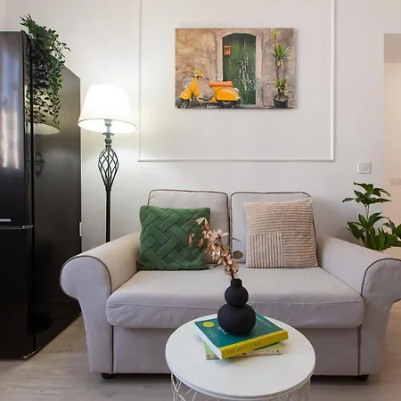 Ivory - Modern Minimalist Bucarest