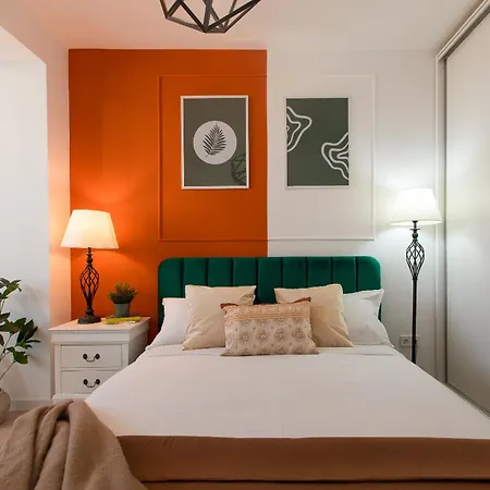 Ivory - Modern Minimalist Appartement Boekarest