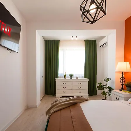 Ivory - Modern Minimalist * Bucarest