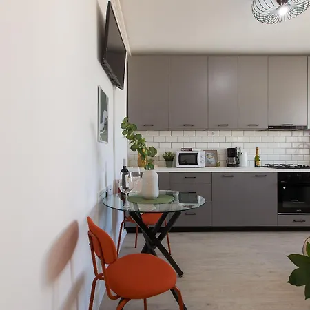 Ivory - Modern Minimalist Bucarest