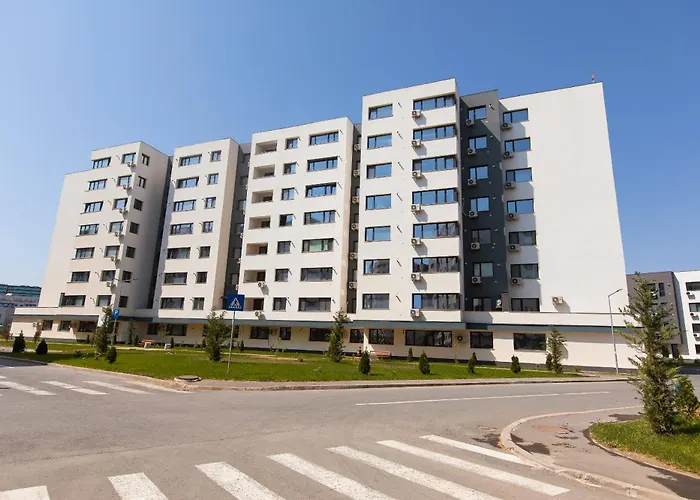 Ivory - Modern Minimalist *