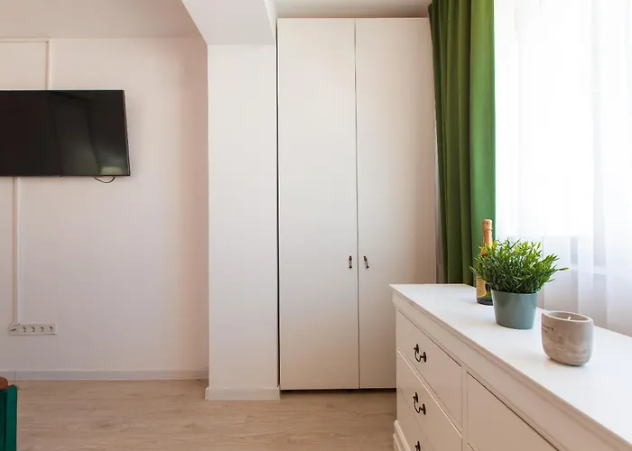 Ivory - Modern Minimalist Апартаменти *