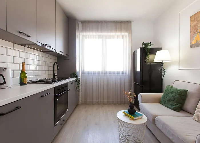 Ivory - Modern Minimalist Bukareszt