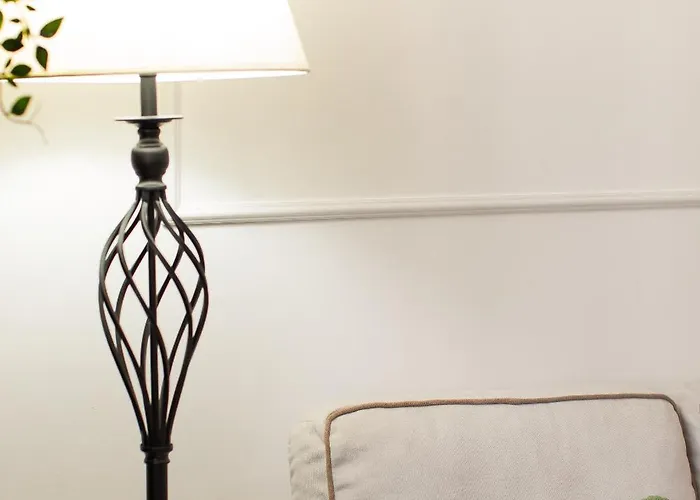 Ivory - Modern Minimalist *