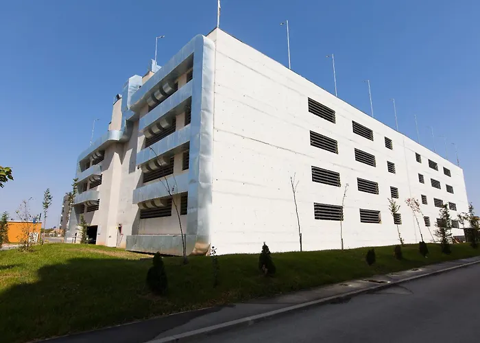 Ivory - Modern Minimalist *