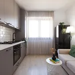 Ivory - Modern Minimalist Bukarest