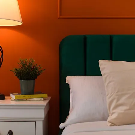 Ivory - Modern Minimalist Apartman Bukarest
